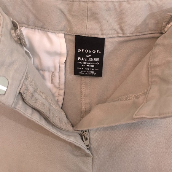 Khaki Shorts Size 16.5 - Picture 9 of 10